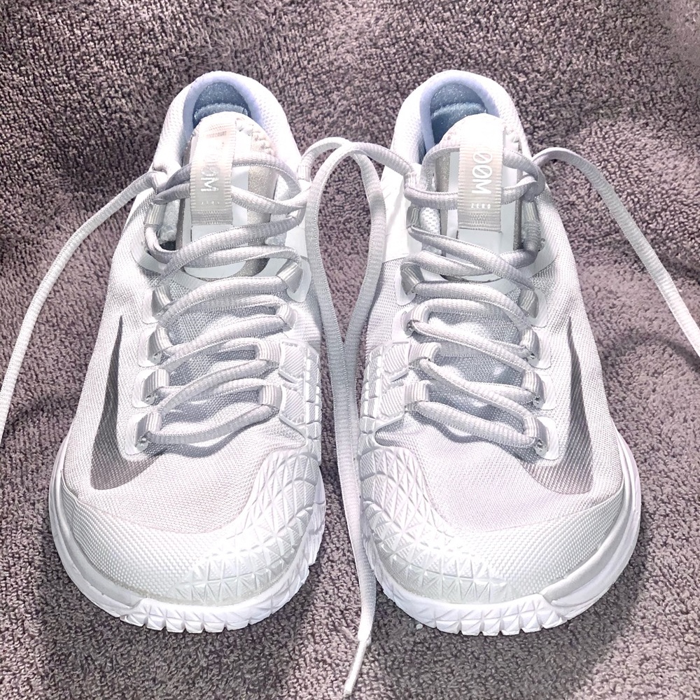 Women’s Nike Court Air Zoom Zero tennis shoes sz 6